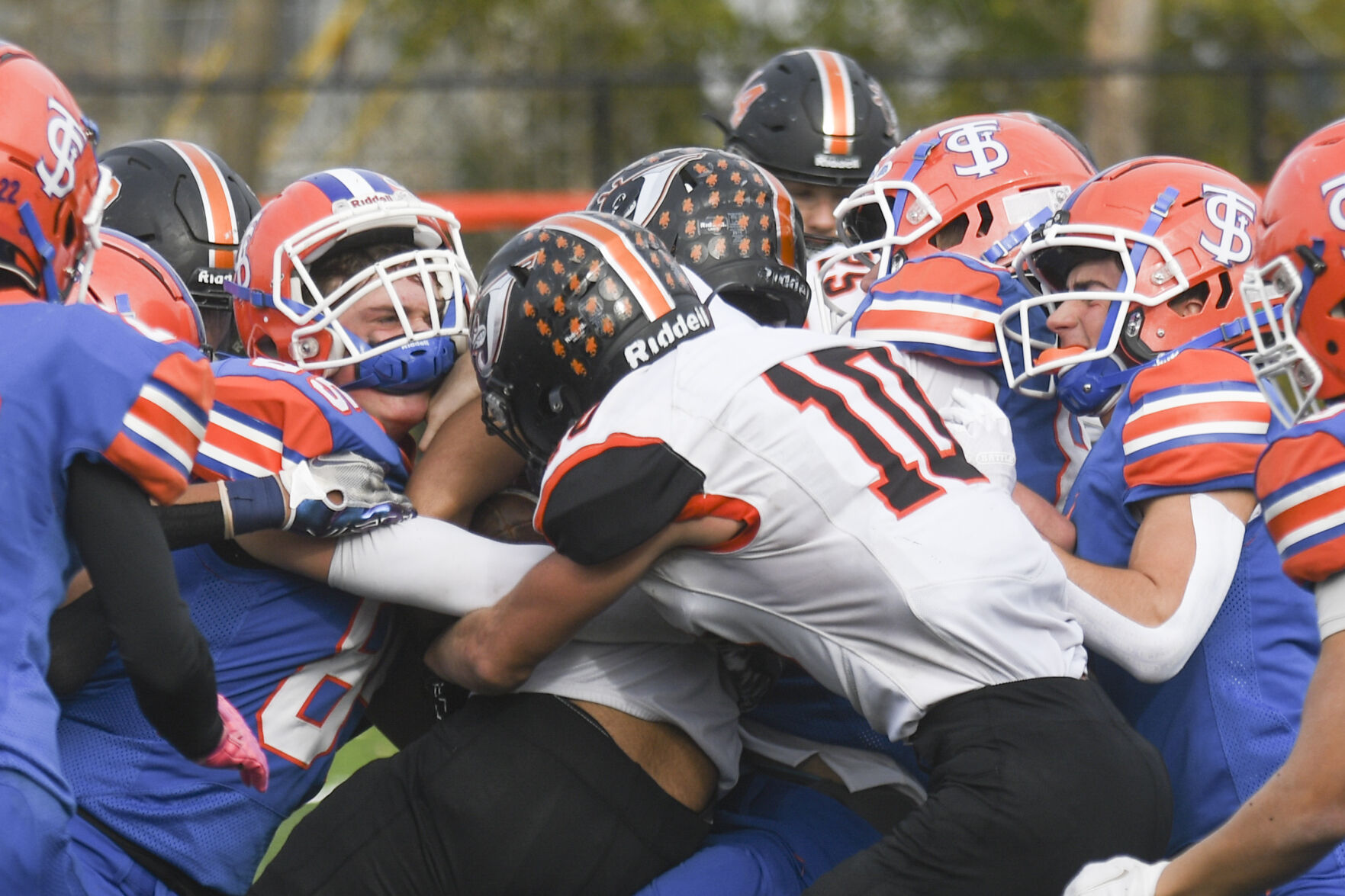 103022-dec-spt-st-teresa-football-gallery_13.JPG